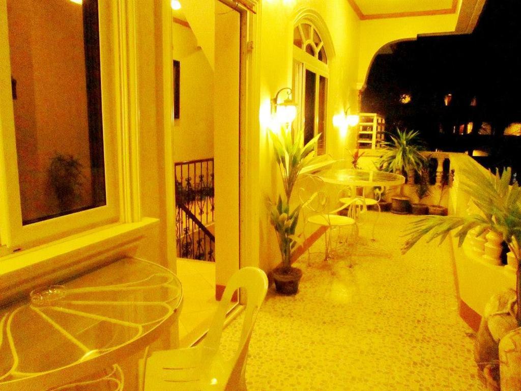 Casa D' Estrella Apartelle Balabag  Exterior photo