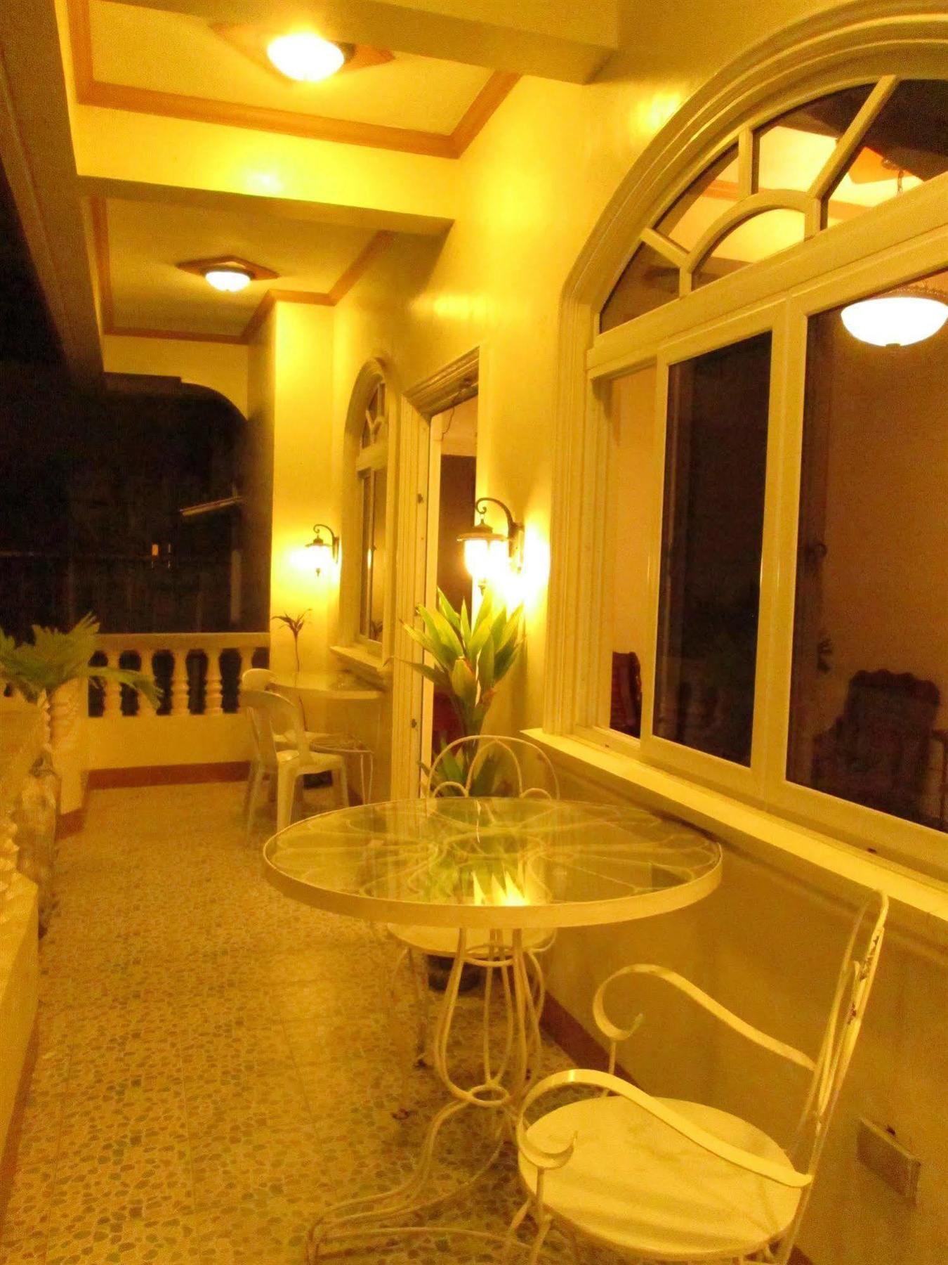 Casa D' Estrella Apartelle Balabag  Exterior photo